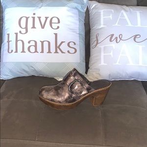 Women’s Leather Clog